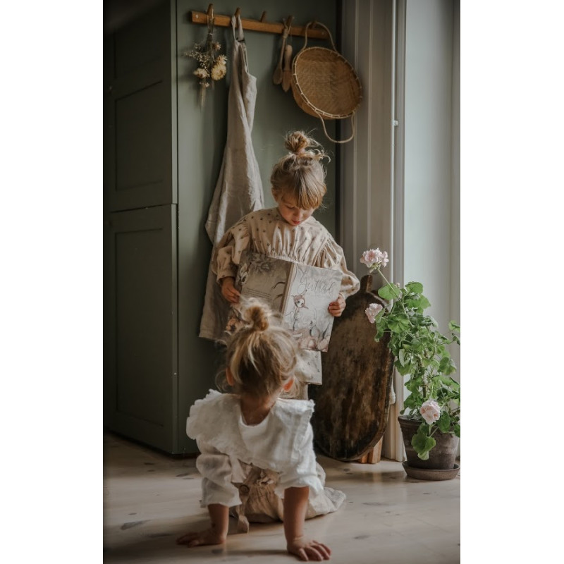 Mrs Mighetto - Bok, Gertrud den lilla kostymören