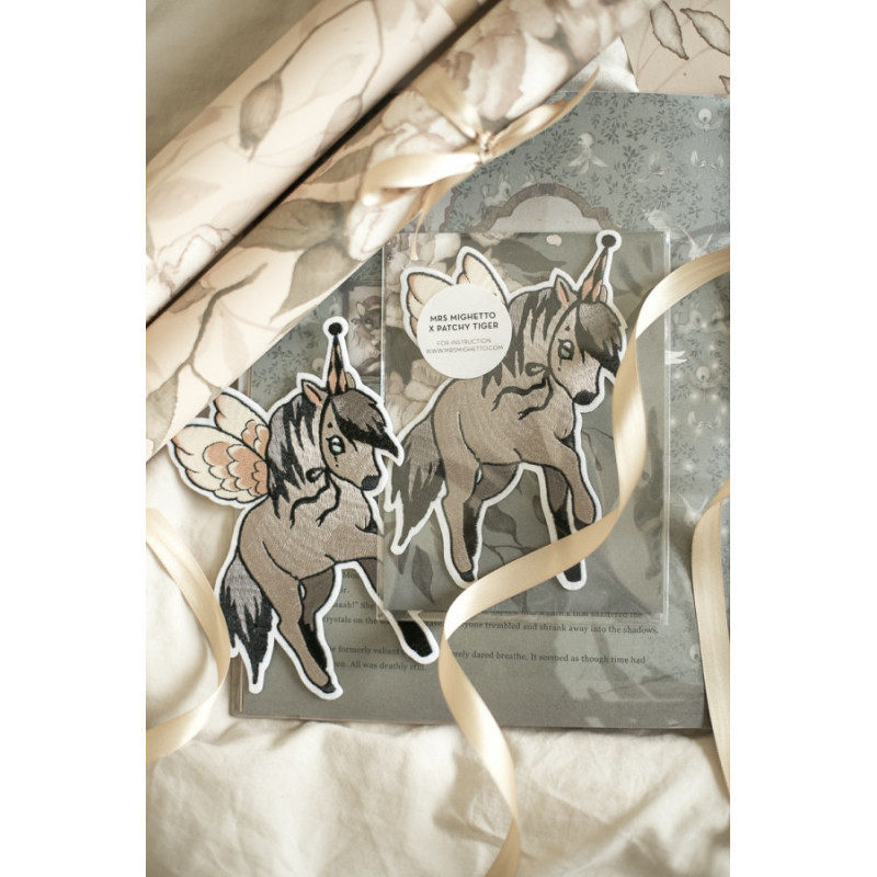 Mrs Mighetto - 1-pack Strykmärke Flying Pony