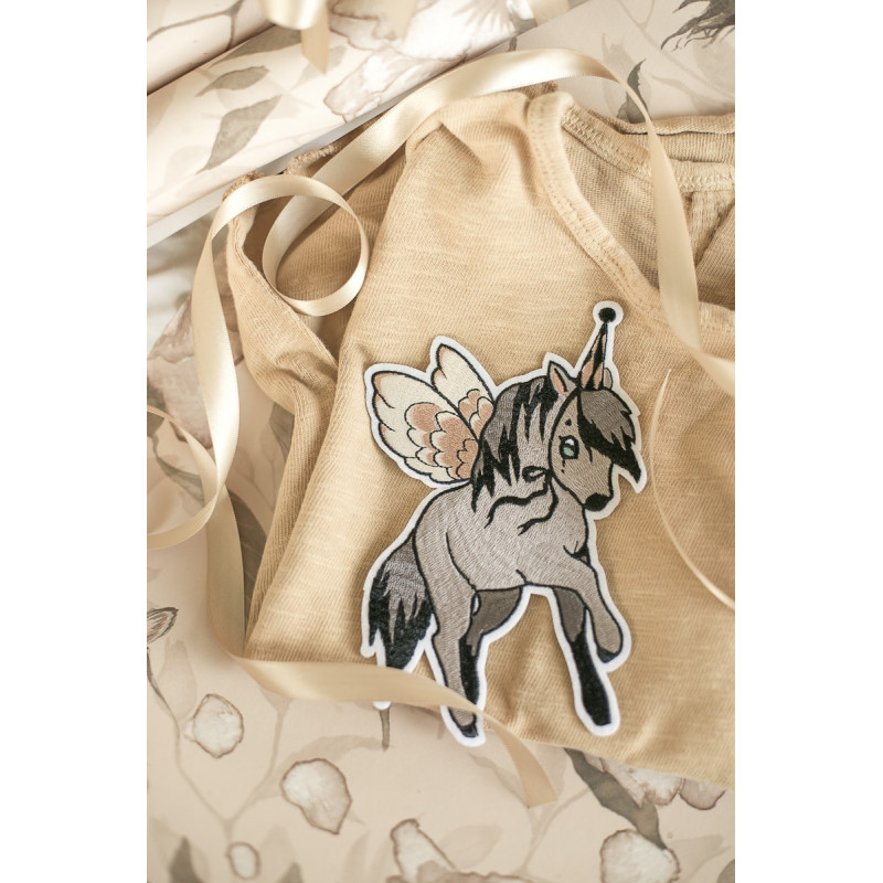 Mrs Mighetto - 1-pack Strykmärke Flying Pony