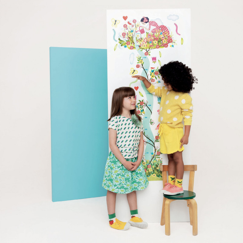 Djeco - Height chart - Young girl in the garden