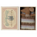 Maileg - Sleepy/wakey babymus i tändsticksask, Rose rutig