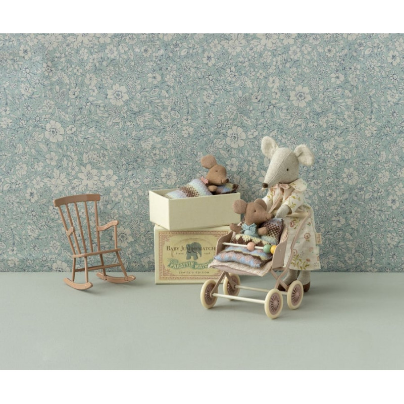 Maileg - Sleepy/wakey babymus i tändsticksask, Rose rutig