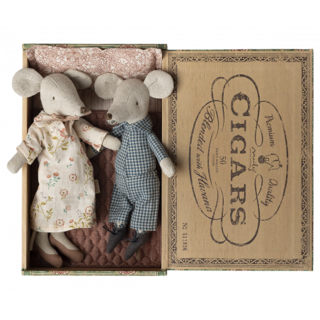 Maileg - Grandma and grandpa mice in cigarbox