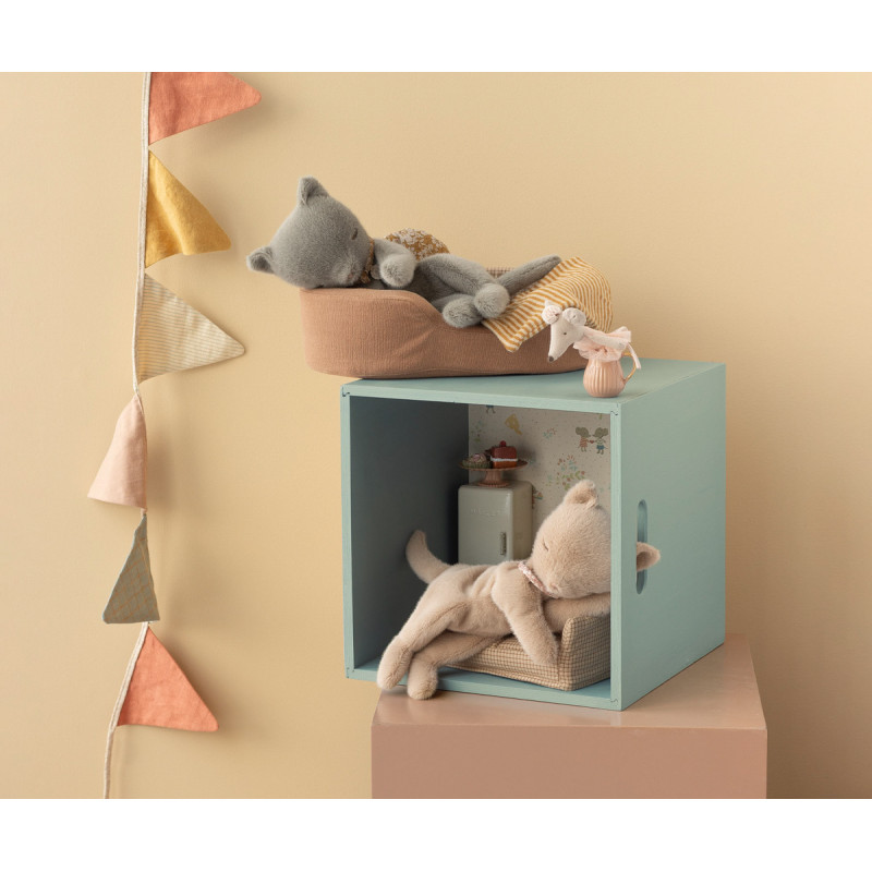 Maileg - Sleeping kitten plush, Small - Grey
