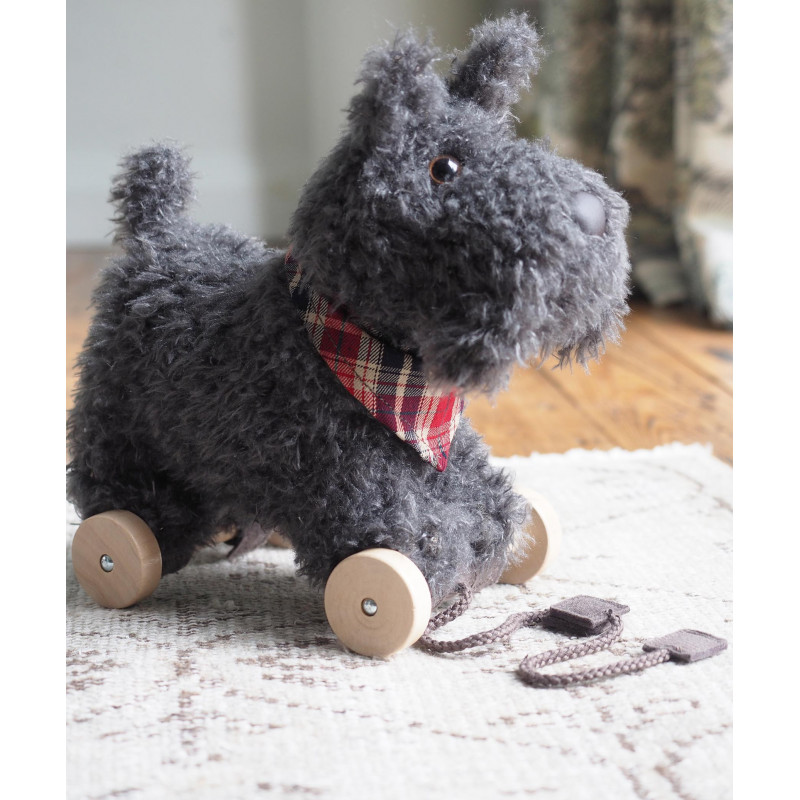 "Little Bird Told Me - Scottie Hund, dragdjur"